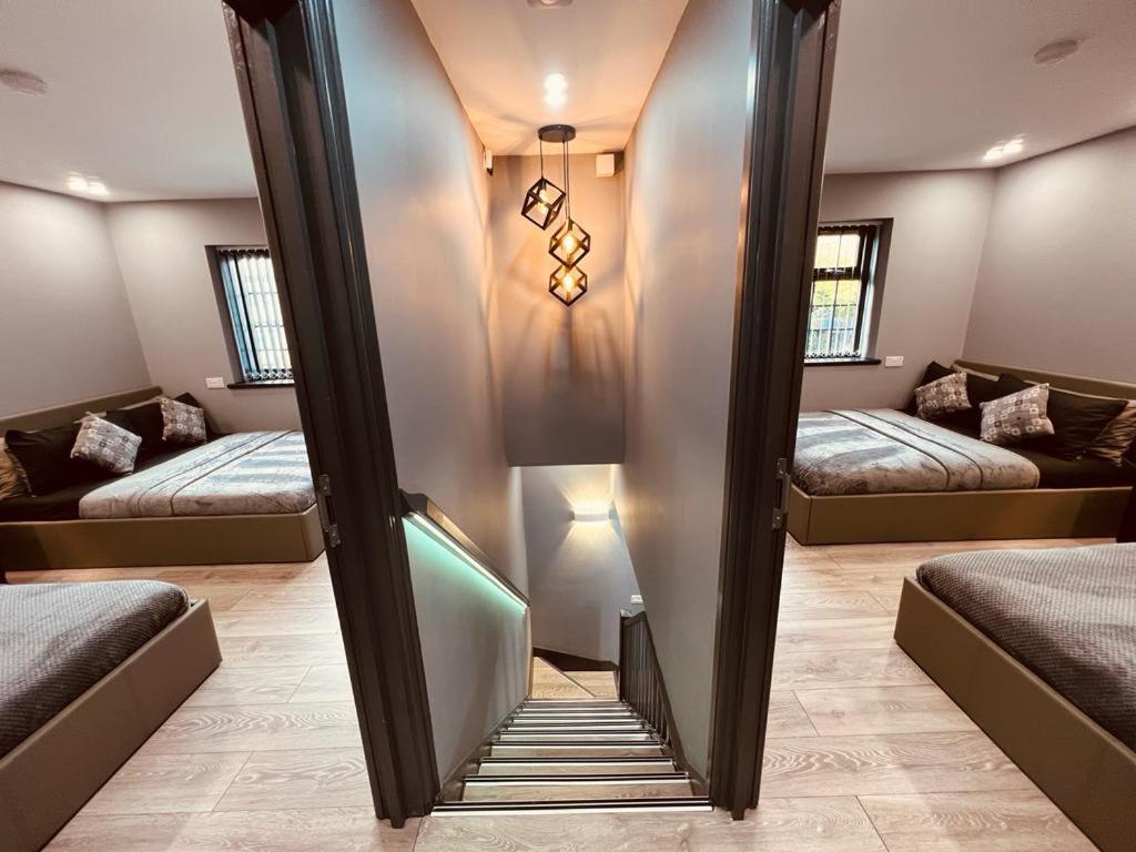 Urban Escape *4 Bedroom House* With Free Parking Бирмингам Екстериор снимка