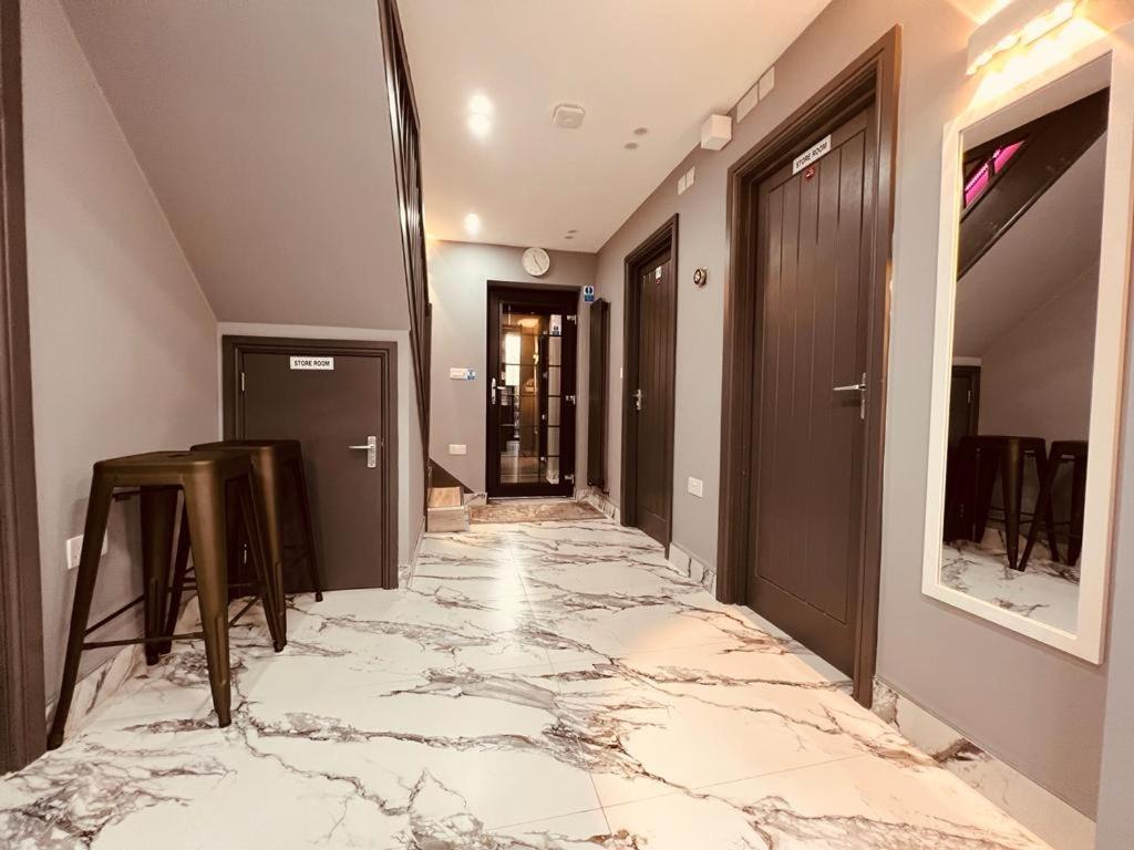 Urban Escape *4 Bedroom House* With Free Parking Бирмингам Екстериор снимка