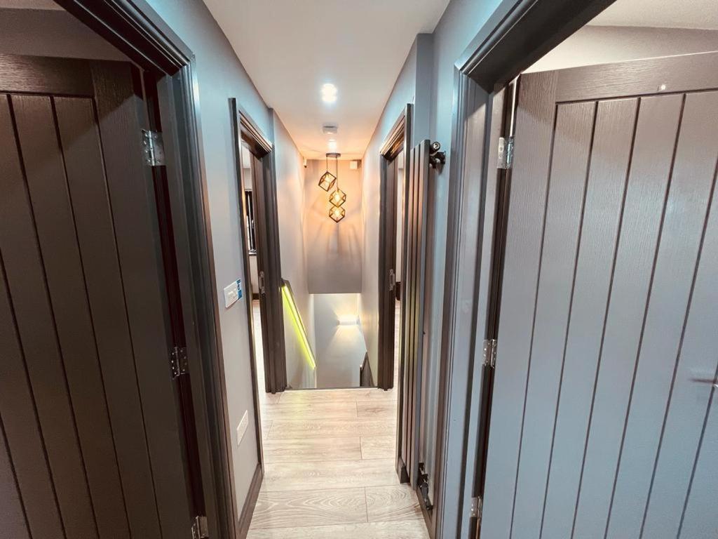 Urban Escape *4 Bedroom House* With Free Parking Бирмингам Екстериор снимка