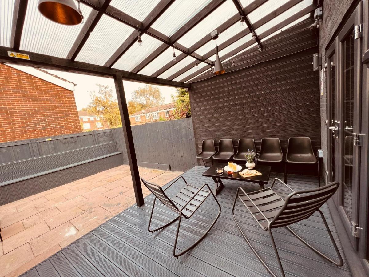 Urban Escape *4 Bedroom House* With Free Parking Бирмингам Екстериор снимка