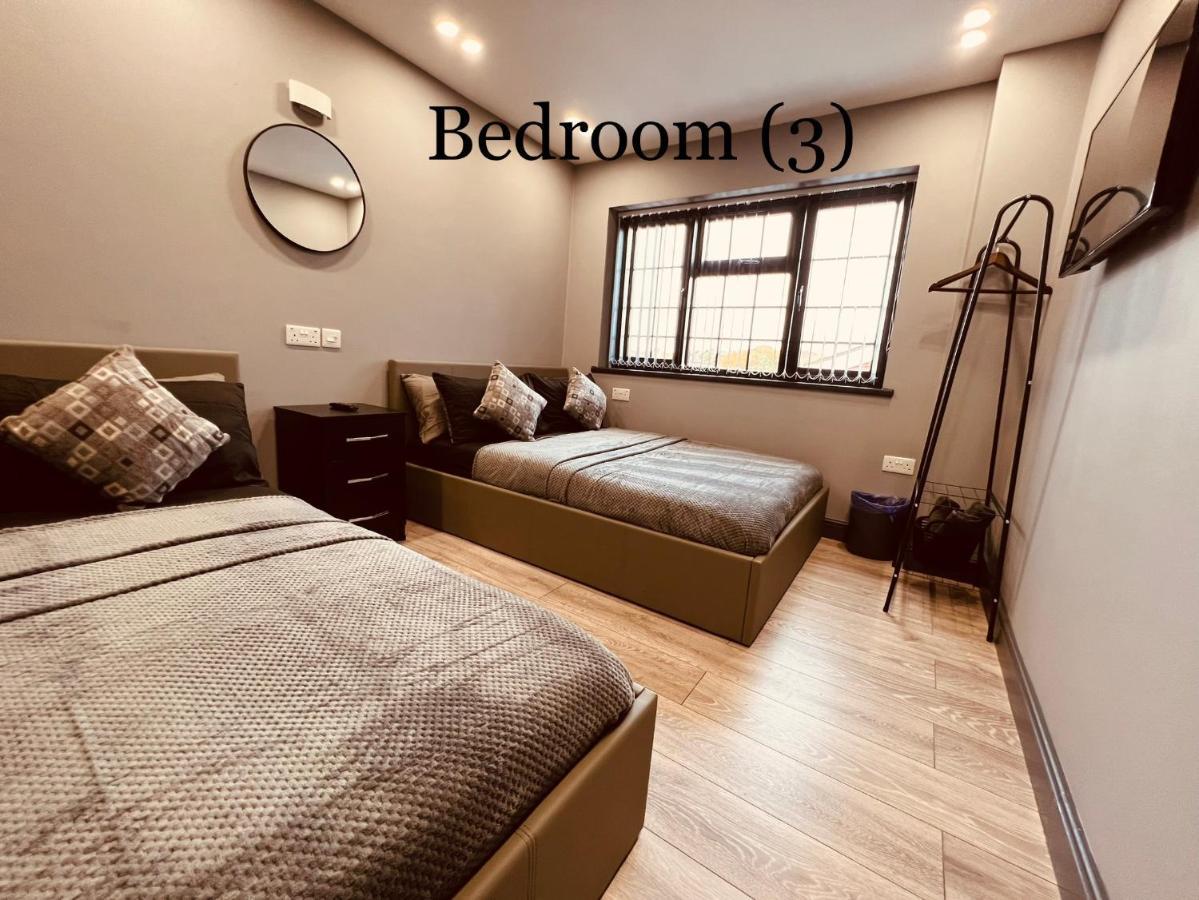 Urban Escape *4 Bedroom House* With Free Parking Бирмингам Екстериор снимка