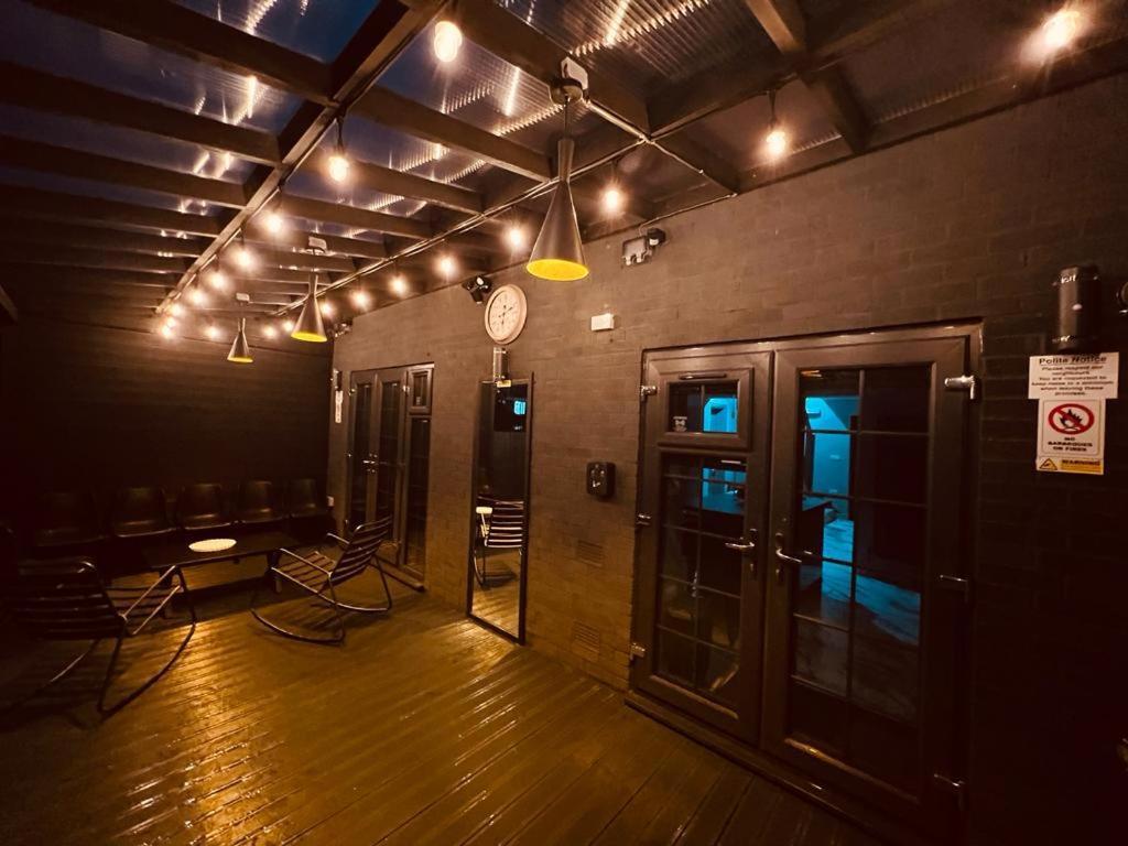 Urban Escape *4 Bedroom House* With Free Parking Бирмингам Екстериор снимка