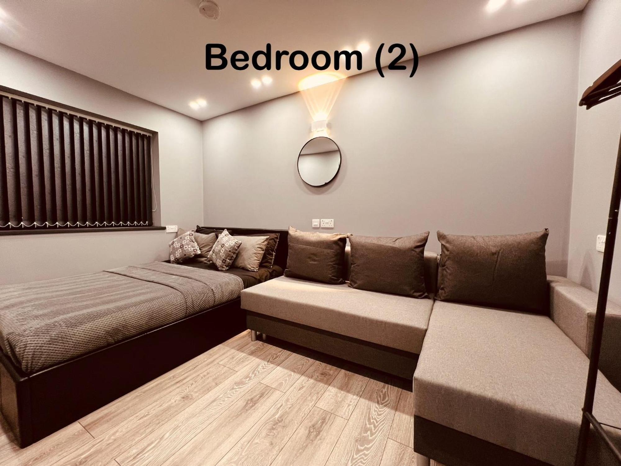 Urban Escape *4 Bedroom House* With Free Parking Бирмингам Екстериор снимка
