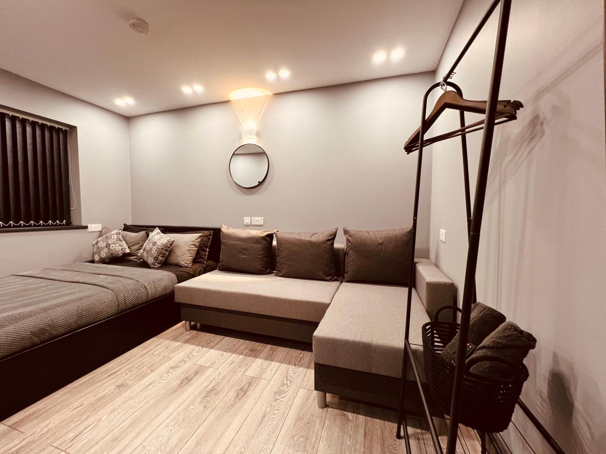 Urban Escape *4 Bedroom House* With Free Parking Бирмингам Екстериор снимка